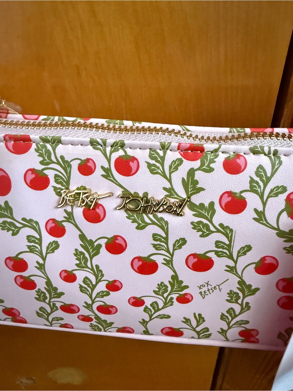 NWT Betsy Johnson tomato print mini Crossbody with purse charm - Picture 2 of 9